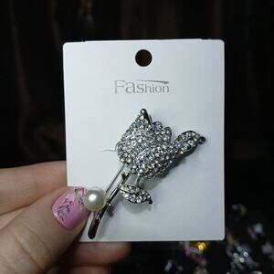 Silver Tone Rhinestone Flower Brooch